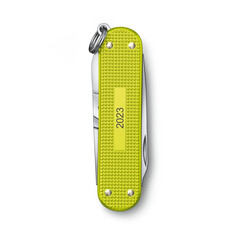 Швейцарски джобен нож Victorinox Classic SD Alox Limited Edition 2023 Electric Yellow 0.6221.L23