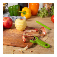 Белачка Kuhn Rikon Swiss Peeler, зелена