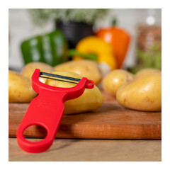 Белачка Kuhn Rikon Swiss Peeler, червена