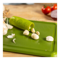 Белачка за чесън Kuhn Rikon Garlic Peeler, зелена
