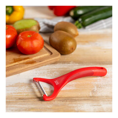 Белачка Kuhn Rikon Peeler Piranha, червена