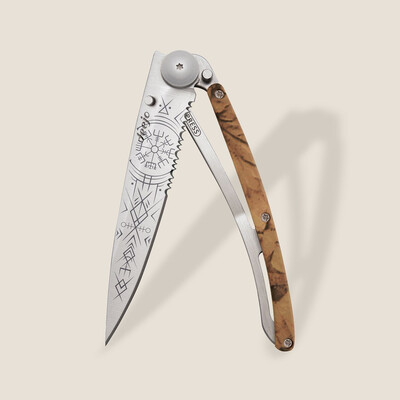 Джобен нож Deejo Serrated 37g, Brown Camo / Viking Vegvisir